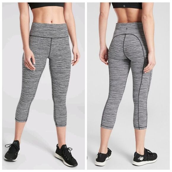 Athleta Ultimate Linear Lines Capri sz S - Picture 1 of 12